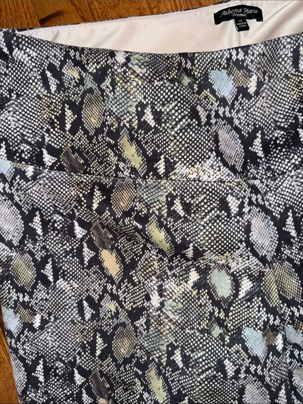 Snake-Print Stretch Leggings in Blue and Gray